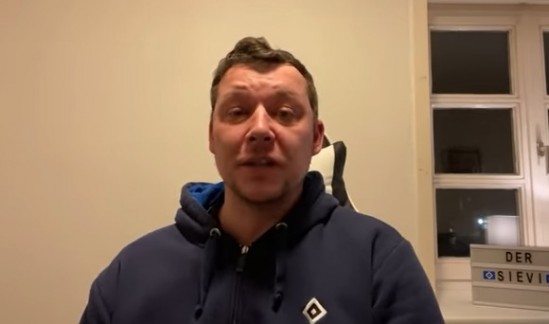 YouTuber bespotte voorheen Covid-19 vaccinatie-critici – Nu geeft hij toe: “Ik heb vaccinschade”!